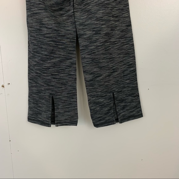 New! Athleta Energy Power Up Capri Pants Capris XXS 2XS Black Striped Pinstripe - Picture 8 of 11